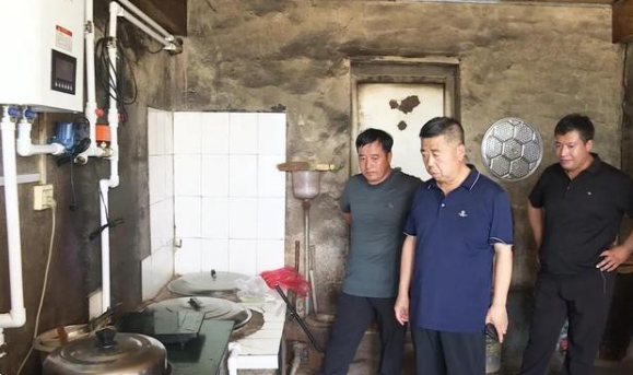 彰武縣縣委書記劉江義調(diào)研彰武農(nóng)村清潔取暖工作