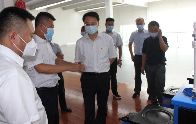 山西移動領導調研老萬集團物聯網平臺及智能制造應用情況2