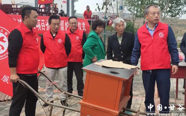 甘肅甘谷縣:上門開展生物質爐具使用技術培訓服務