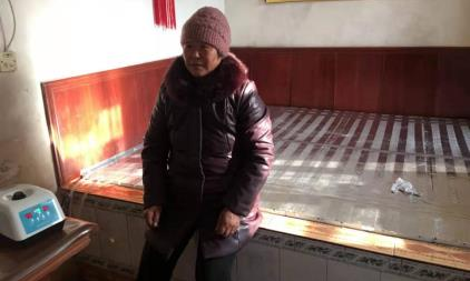 在清潔取暖的國家政策導(dǎo)向下，傳統(tǒng)燃煤、土炕正逐漸一種被稱為“水暖炕”的電加熱水循環(huán)取暖方式所替代。