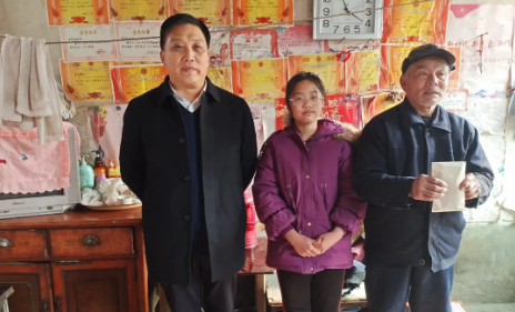 超萬采暖：愛心資助貧困生 真情傳遞暖人心3