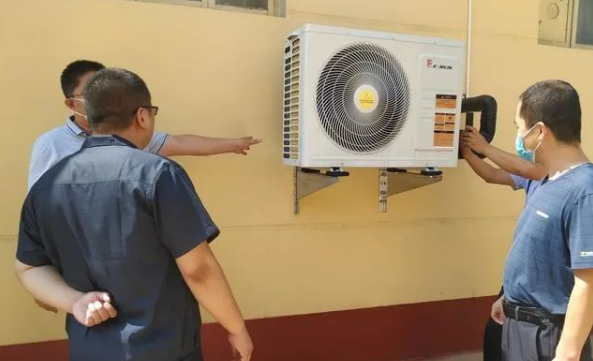 從去年開始在全市實(shí)施清潔取暖工程