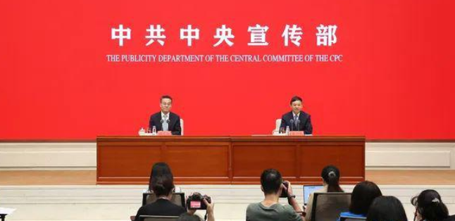 我們大力實施了北方地區冬季的清潔取暖,2700多萬戶農村居民告別了過去煙熏火燎的冬季取暖方式