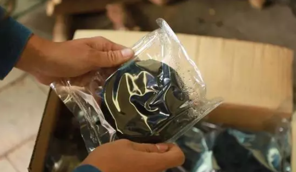 南龍鎮(zhèn)政府發(fā)放環(huán)保煤炭1300箱，購置2號清潔煤炭23噸2