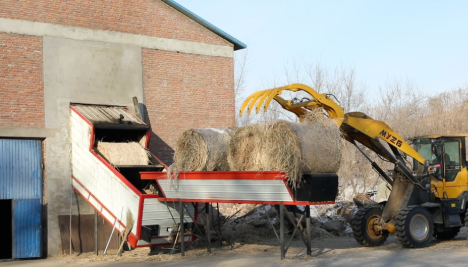 300噸糧食烘干塔用上秸稈直燃熱風爐，一天省1萬.2