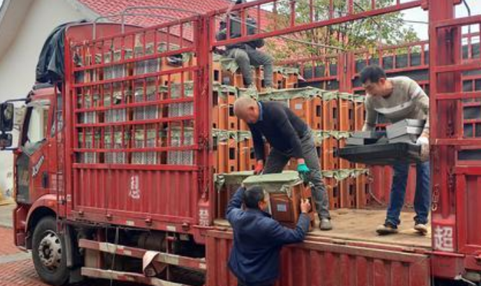 發(fā)放生物質(zhì)爐具270余臺