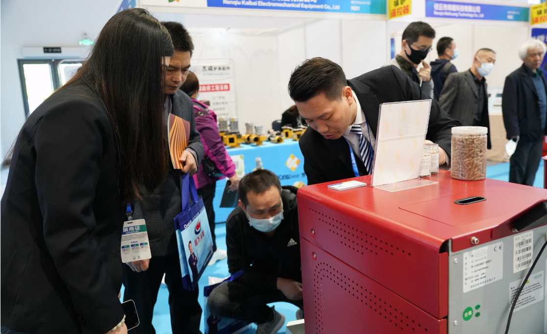 VR體驗打造展覽新場景 外商打卡點贊“老萬制造”3