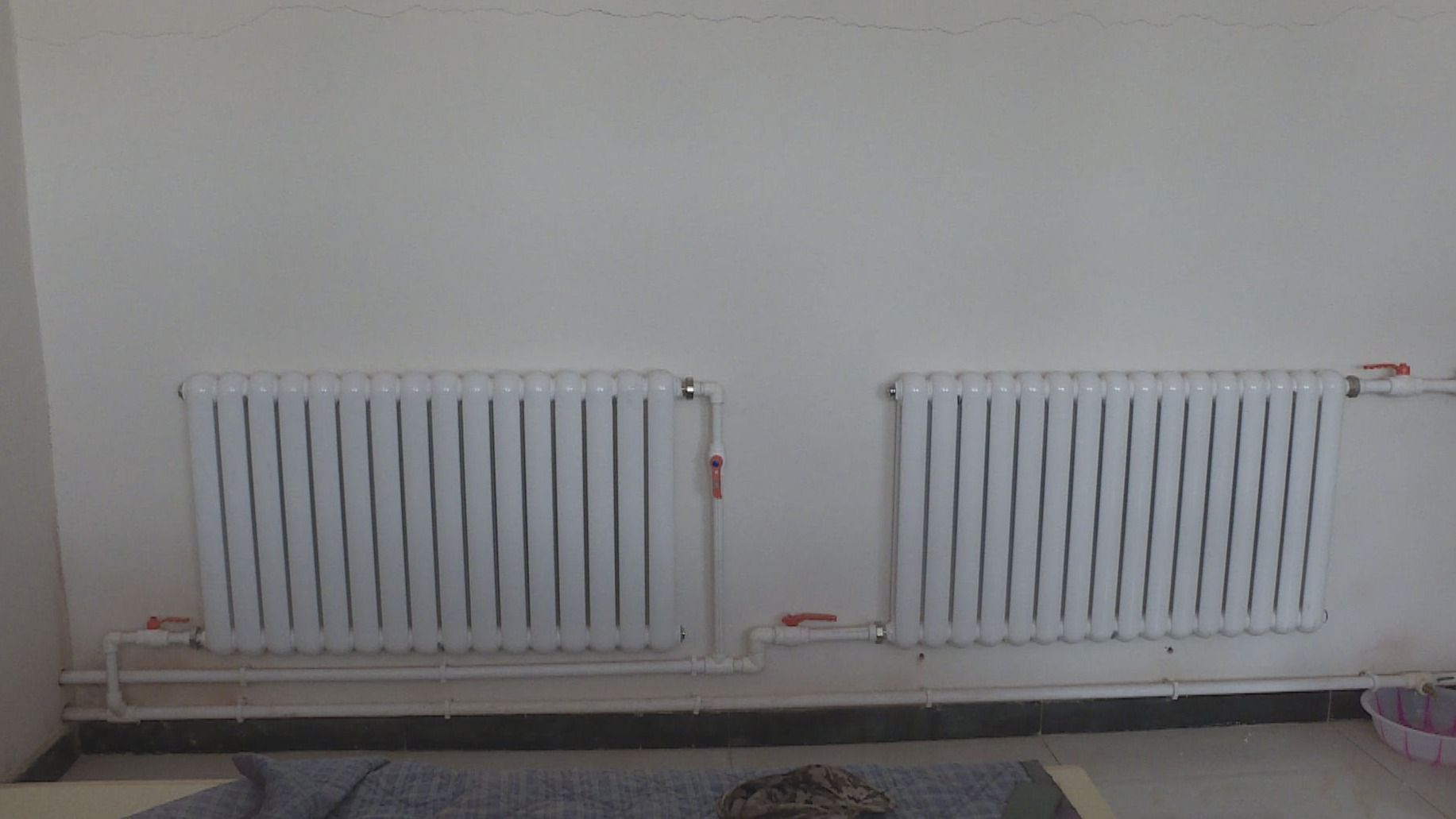 甘肅白銀景泰縣：“太陽能+生物質爐具”清潔取暖