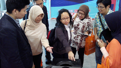 外國友人參觀光磊產品