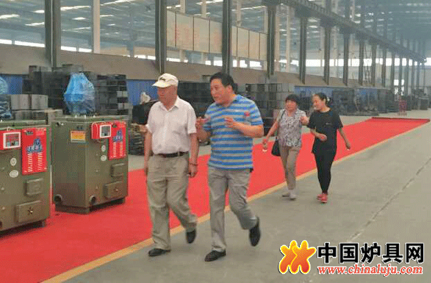 行協(xié)領(lǐng)導參觀考察山東超萬公司