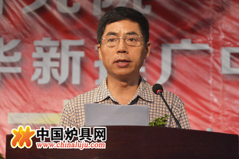 走進崇高研究院政委、原解放軍總裝備學院副院長孫南京少將宣讀復函